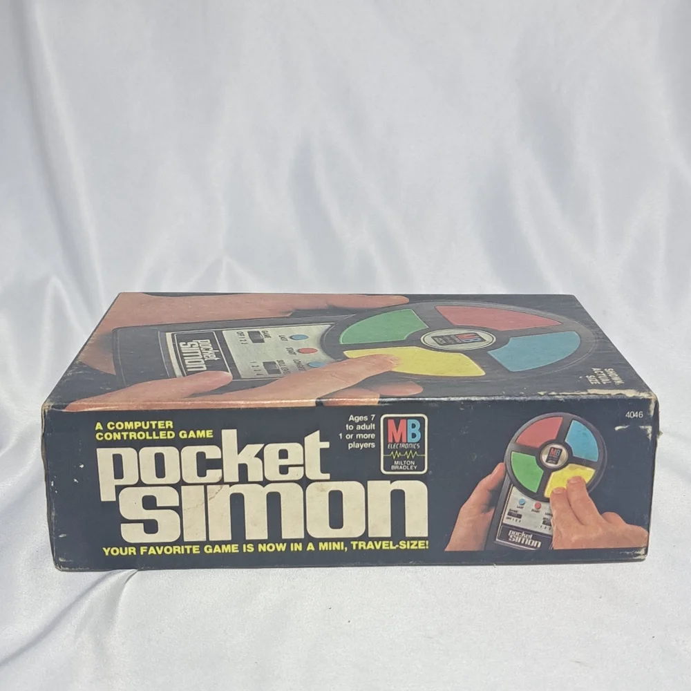 Vintage 1980 Milton‎ Bradley Pocket Simon Electronic Handheld Game UNTESTED